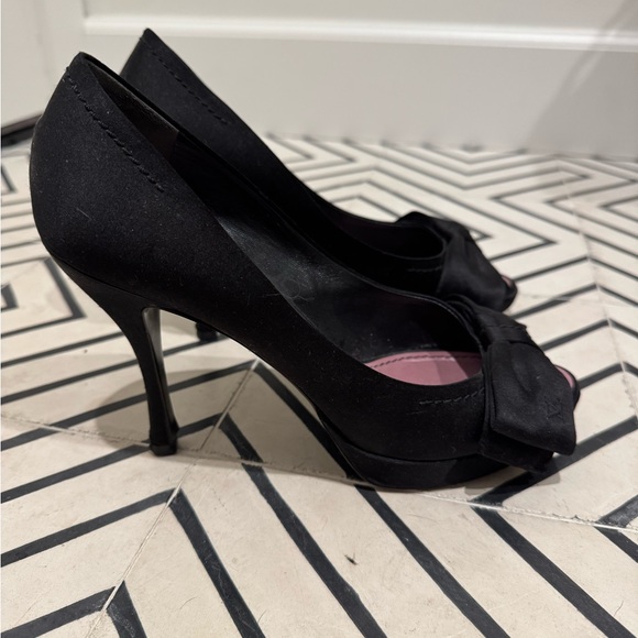 Louis Vuitton Elegant Black Women's Heels Pumps - Picture 1 of 7
